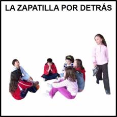 LA ZAPATILLA POR DETRÁS - Foto